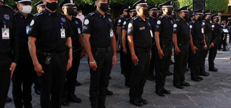 Invertiran en uniformes para policías de León
