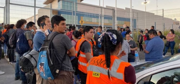 Empresa automotriz en León despide a sus empleados vía WhatsApp