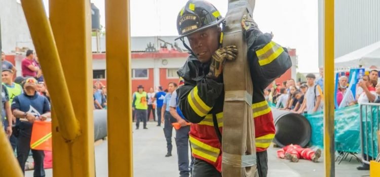 Compiten por el título Súper Bombero en León
