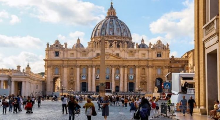 Vaticano acepta renuncia de Arzobispo de León