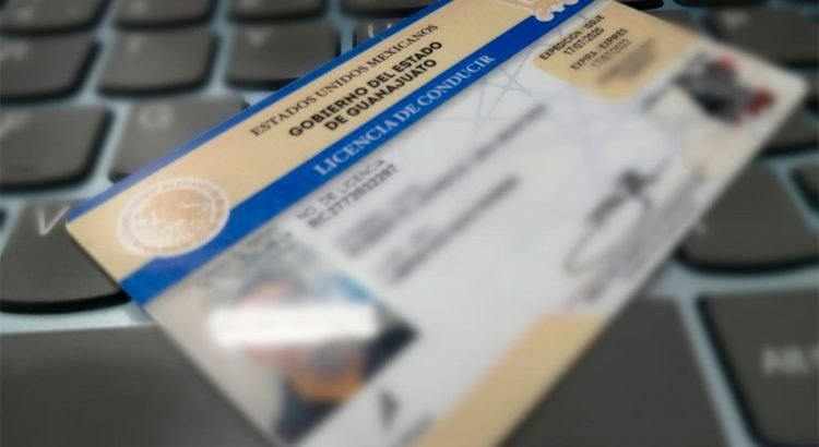 Despiden a empleados de oficina de licencias por «coyotaje» en León