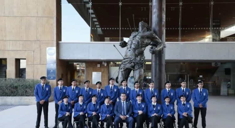 Se gradúa primera generación de prepa militarizada en León