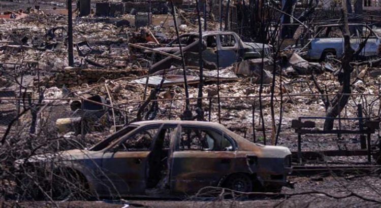 Sube a 106 la cifra de muertos por incendios en Hawái