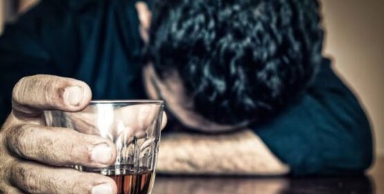 Proponen en León prohibir venta de más bebidas alcohólicas a personas en estado de ebriedad
