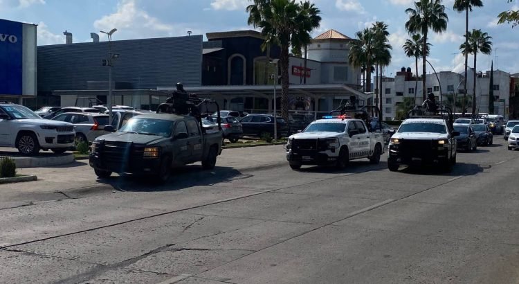 Sujetos armados roban agencia de autos en León