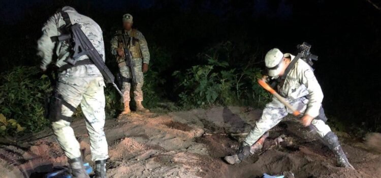 Aseguran tinacos enterrados con huachicol en Guanajuato y toma clandestina