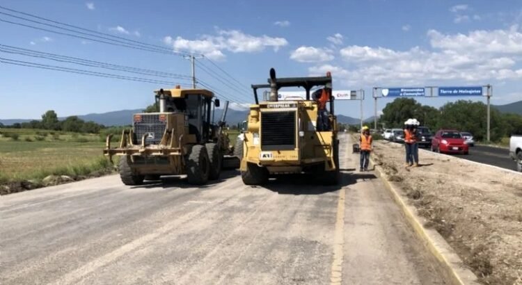 Diputado panista de Guanajuato pide mantenimiento para las carreteras que pasan por el estado