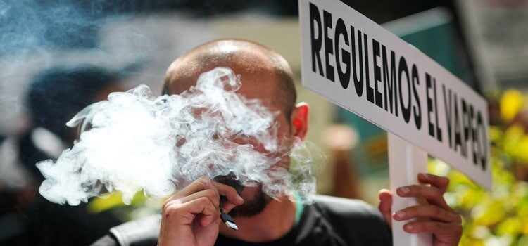 Senado aprueba reforma constitucional para prohibir cigarrillos electrónicos y drogas sintéticas