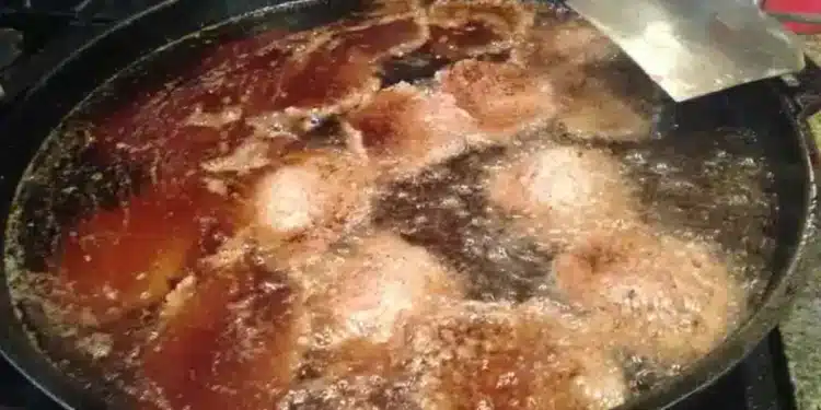 Aceite con más de 100 años, el «ingrediente secreto» en la preparación de hamburguesas