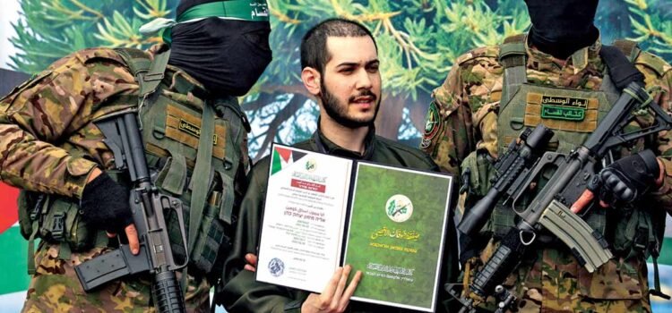 Israel retrasa entrega de rehenes