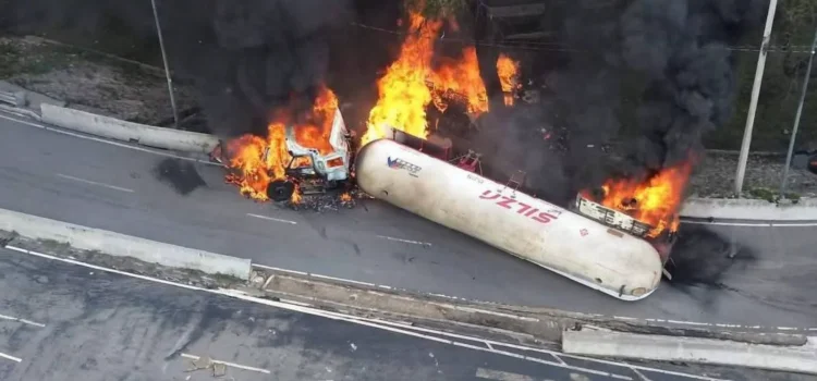 Dos guanajuatenses graves tras explosión de pipa en Tragedia en Iztapalapa