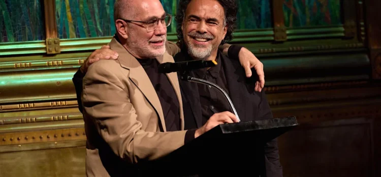 «Amores Perros» celebra 25 años en Bellas Artes: Iñárritu y Arriaga se reconcilian en histórica función