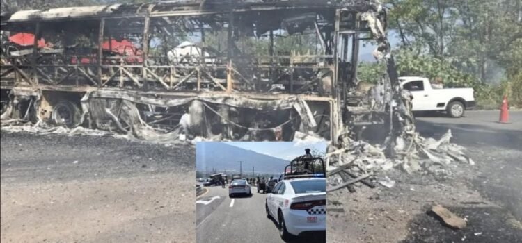 Liberan carreteras tras bloqueos y quema de vehículos en Guanajuato Liberan carreteras tras bloqueos y quema de vehículos en Guanajuato