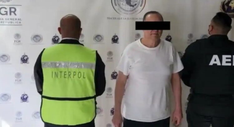 Detienen al exgobernador de Chihuahua Detienen al exgobernador de Chihuahua