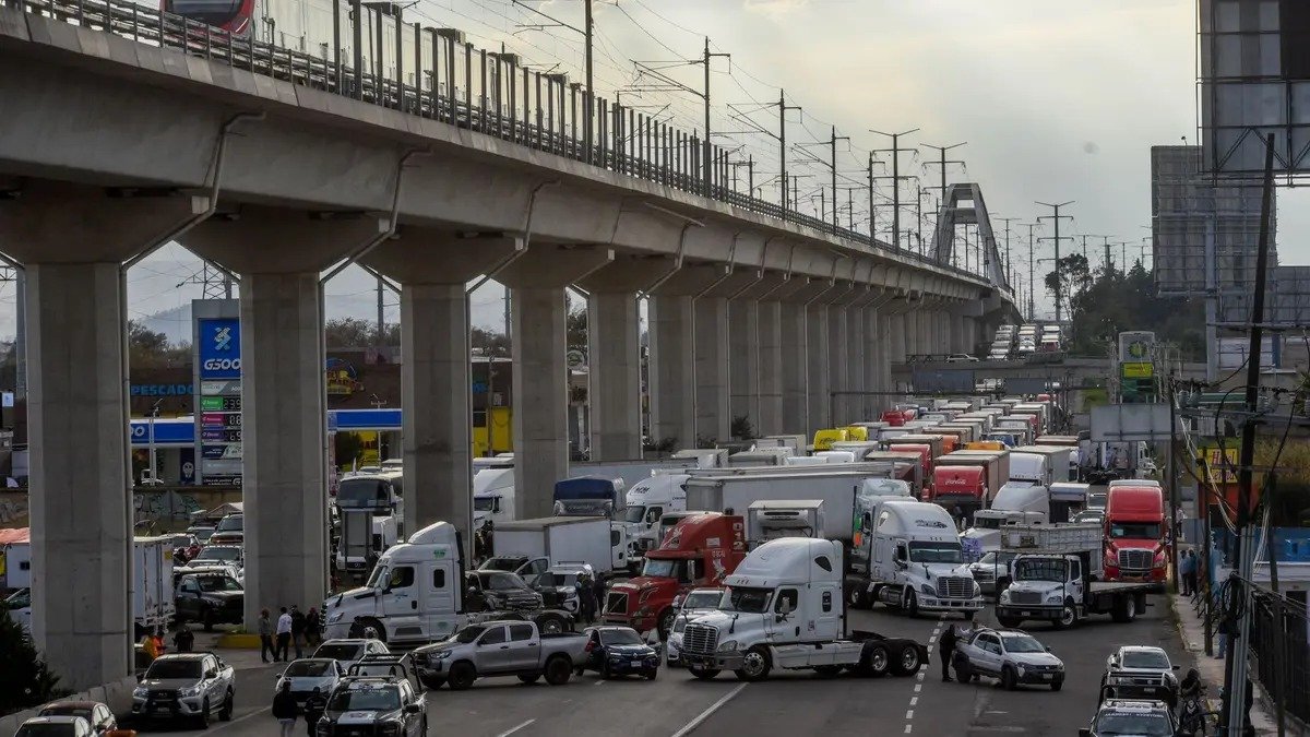 Transportistas de Guanajuato pactan reuniones con el Gobierno federal para exigir seguridad carretera